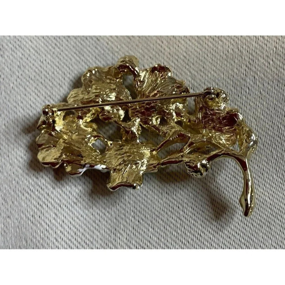 Pastel Enamel Violets Floral Flower Gold Tone Pink Blue Faux Pearls Brooch‎ Pin - Picture 2 of 5